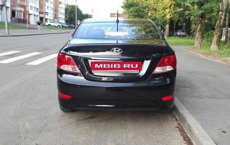 Hyundai Solaris II рестайлинг, 2011 год, 700 000 рублей, 2 фотография