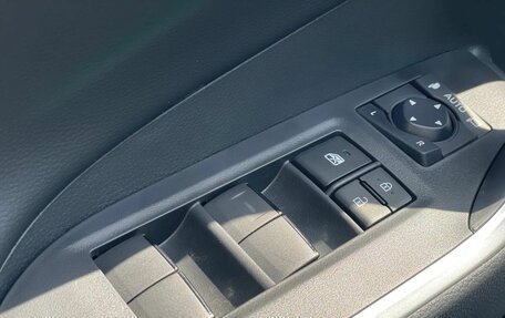 Toyota RAV4, 2025 год, 3 700 000 рублей, 10 фотография