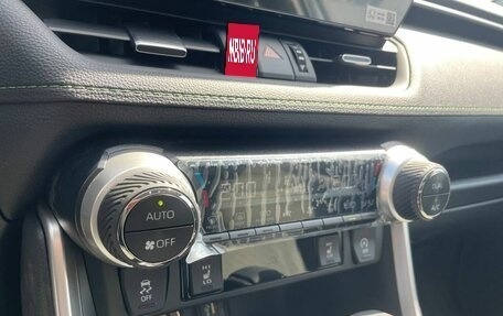 Toyota RAV4, 2025 год, 3 700 000 рублей, 19 фотография