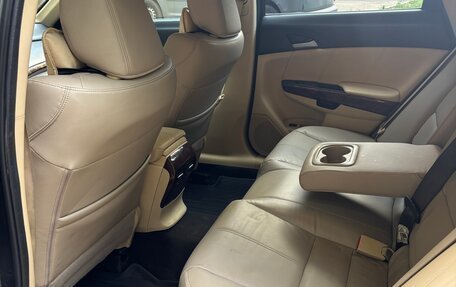 Honda Crosstour I рестайлинг, 2011 год, 2 000 000 рублей, 11 фотография