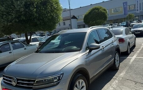 Volkswagen Tiguan II, 2017 год, 2 200 000 рублей, 3 фотография