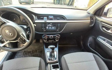 KIA Rio IV, 2018 год, 1 373 000 рублей, 4 фотография