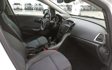 Opel Astra J, 2013 год, 899 000 рублей, 11 фотография