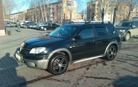 Mitsubishi Outlander III рестайлинг 3, 2005 год, 700 000 рублей, 2 фотография