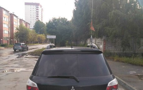 Mitsubishi Outlander III рестайлинг 3, 2005 год, 700 000 рублей, 4 фотография