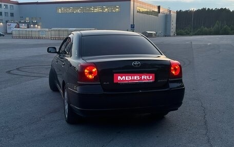 Toyota Avensis III рестайлинг, 2005 год, 850 000 рублей, 3 фотография