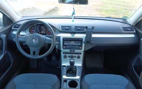 Volkswagen Passat B8 рестайлинг, 2014 год, 1 300 000 рублей, 9 фотография