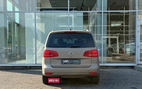 Volkswagen Touran III, 2012 год, 1 115 000 рублей, 6 фотография