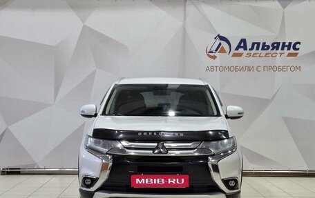 Mitsubishi Outlander III рестайлинг 3, 2018 год, 2 000 000 рублей, 8 фотография
