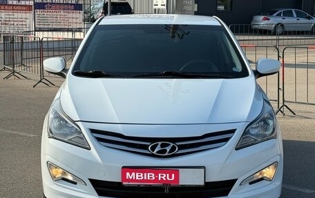 Hyundai Solaris II рестайлинг, 2015 год, 1 077 000 рублей, 6 фотография
