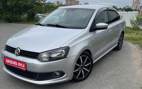 Volkswagen Polo VI (EU Market), 2012 год, 900 000 рублей, 1 фотография