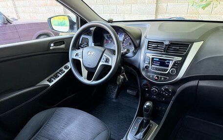 Hyundai Solaris II рестайлинг, 2015 год, 1 077 000 рублей, 33 фотография
