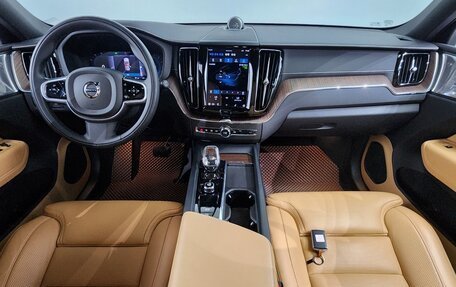Volvo XC60 II, 2022 год, 4 430 080 рублей, 3 фотография