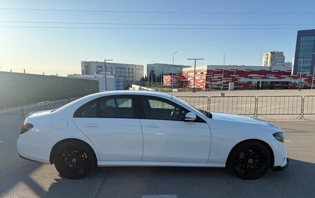 Mercedes-Benz E-Класс, 2018 год, 3 750 000 рублей, 4 фотография
