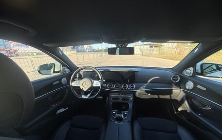 Mercedes-Benz E-Класс, 2018 год, 3 750 000 рублей, 9 фотография