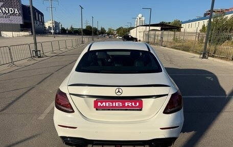Mercedes-Benz E-Класс, 2018 год, 3 750 000 рублей, 6 фотография