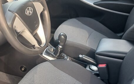 Hyundai Solaris II рестайлинг, 2012 год, 670 000 рублей, 6 фотография