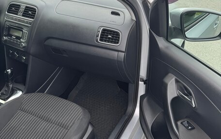 Volkswagen Polo VI (EU Market), 2012 год, 900 000 рублей, 9 фотография