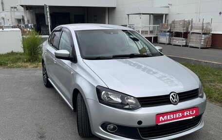 Volkswagen Polo VI (EU Market), 2012 год, 900 000 рублей, 2 фотография