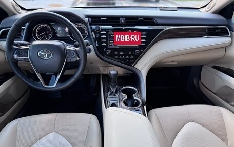 Toyota Camry, 2021 год, 3 180 000 рублей, 7 фотография