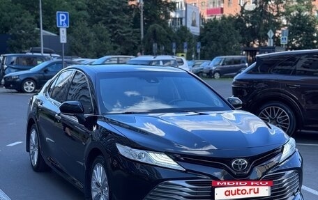 Toyota Camry, 2021 год, 3 180 000 рублей, 2 фотография