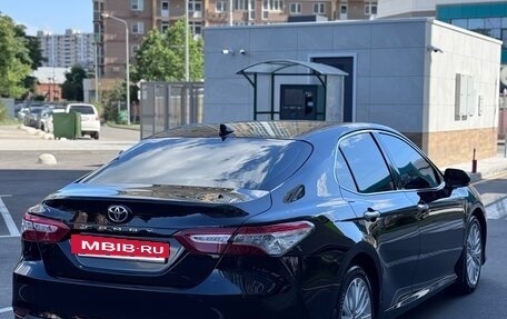 Toyota Camry, 2021 год, 3 180 000 рублей, 3 фотография