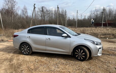 KIA Rio IV, 2018 год, 1 070 000 рублей, 2 фотография