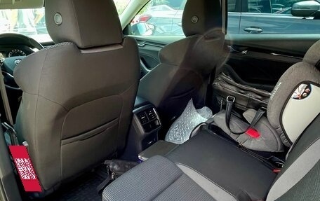 Skoda Octavia IV, 2022 год, 2 700 000 рублей, 15 фотография