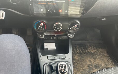 KIA Rio IV, 2018 год, 1 070 000 рублей, 10 фотография