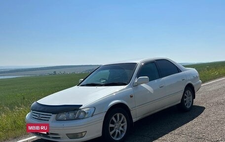 Toyota Camry, 2000 год, 535 000 рублей, 3 фотография