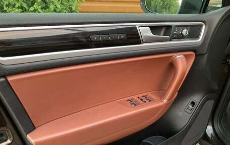 Volkswagen Touareg III, 2016 год, 3 360 000 рублей, 8 фотография