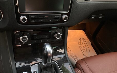 Volkswagen Touareg III, 2016 год, 3 360 000 рублей, 10 фотография