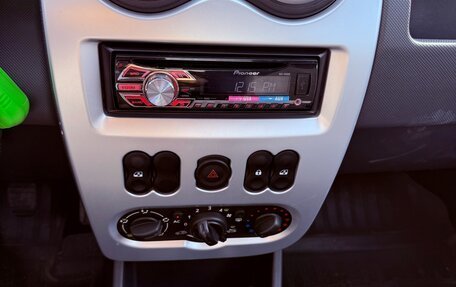 Renault Logan I, 2014 год, 700 000 рублей, 6 фотография