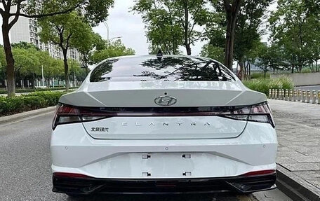 Hyundai Elantra, 2022 год, 1 820 000 рублей, 6 фотография
