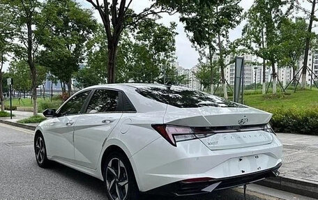 Hyundai Elantra, 2022 год, 1 820 000 рублей, 3 фотография