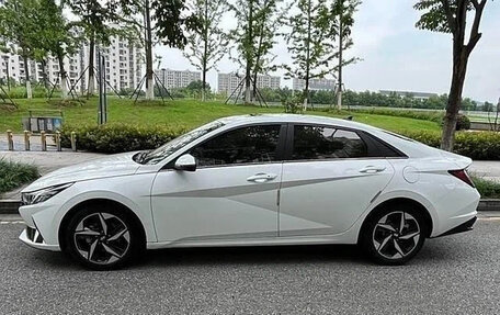 Hyundai Elantra, 2022 год, 1 820 000 рублей, 5 фотография
