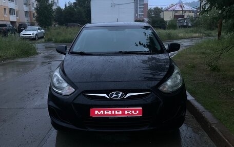 Hyundai Solaris II рестайлинг, 2012 год, 600 000 рублей, 1 фотография