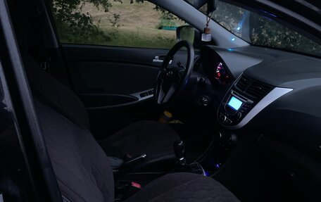 Hyundai Solaris II рестайлинг, 2012 год, 600 000 рублей, 5 фотография