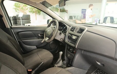 Renault Logan II, 2017 год, 696 000 рублей, 13 фотография