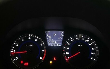 Hyundai Solaris II рестайлинг, 2011 год, 799 900 рублей, 10 фотография