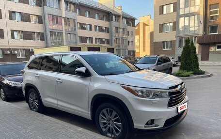 Toyota Highlander III, 2014 год, 3 500 000 рублей, 2 фотография