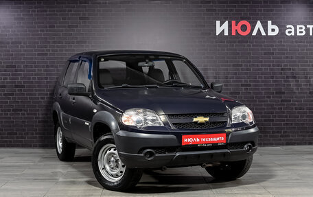 Chevrolet Niva I рестайлинг, 2011 год, 650 000 рублей, 3 фотография