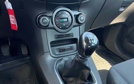 Ford Fiesta, 2015 год, 872 900 рублей, 18 фотография