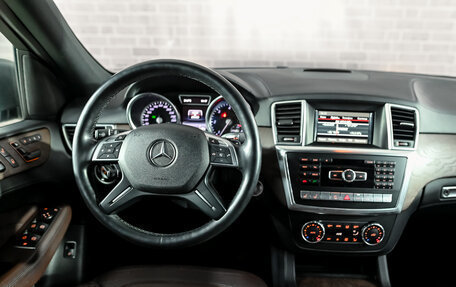 Mercedes-Benz M-Класс, 2015 год, 3 120 000 рублей, 22 фотография