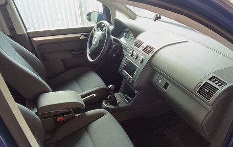 Volkswagen Touran III, 2011 год, 1 100 000 рублей, 10 фотография