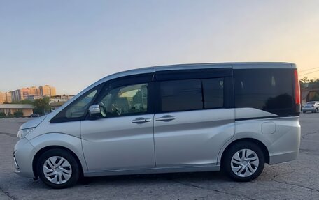 Honda Stepwgn IV, 2017 год, 2 200 000 рублей, 4 фотография