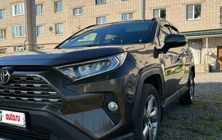 Toyota RAV4, 2020 год, 3 200 000 рублей, 2 фотография