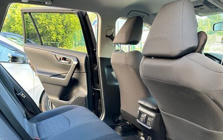 Toyota RAV4, 2020 год, 3 200 000 рублей, 5 фотография