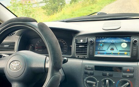 Toyota Corolla, 2005 год, 640 000 рублей, 10 фотография