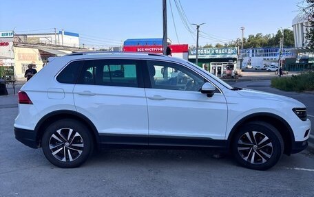 Volkswagen Tiguan II, 2019 год, 2 275 000 рублей, 2 фотография